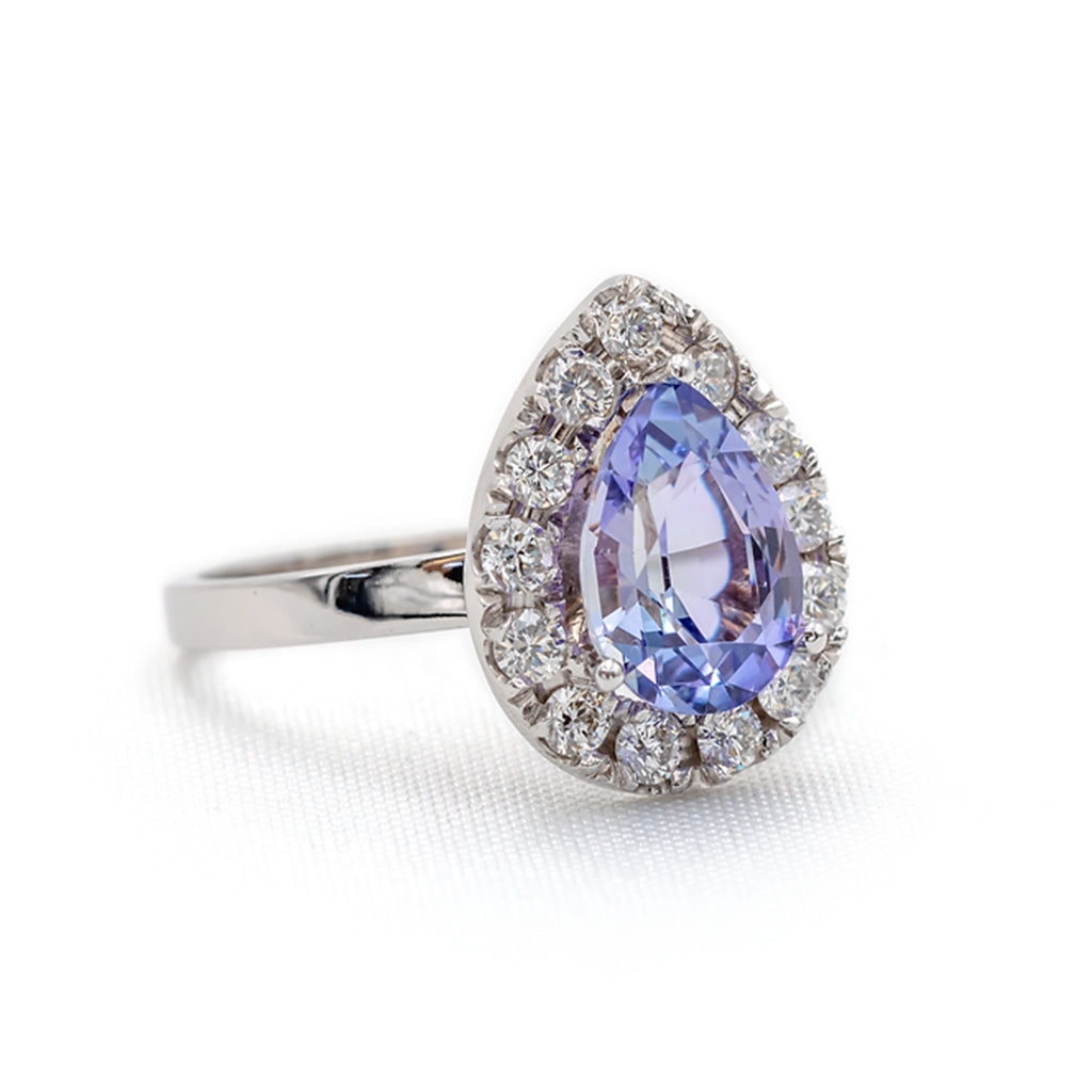 Tanzanita Corte Pera con Diamantes
