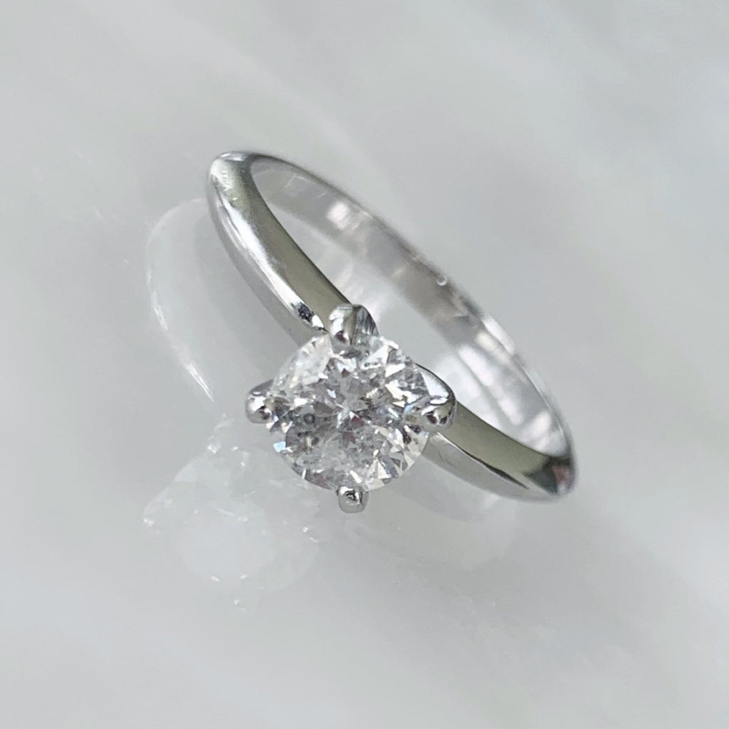 ANILLO DE COMPROMISO CON DIAMANTE ORO BLANCO BR-OB-14-101-1049US