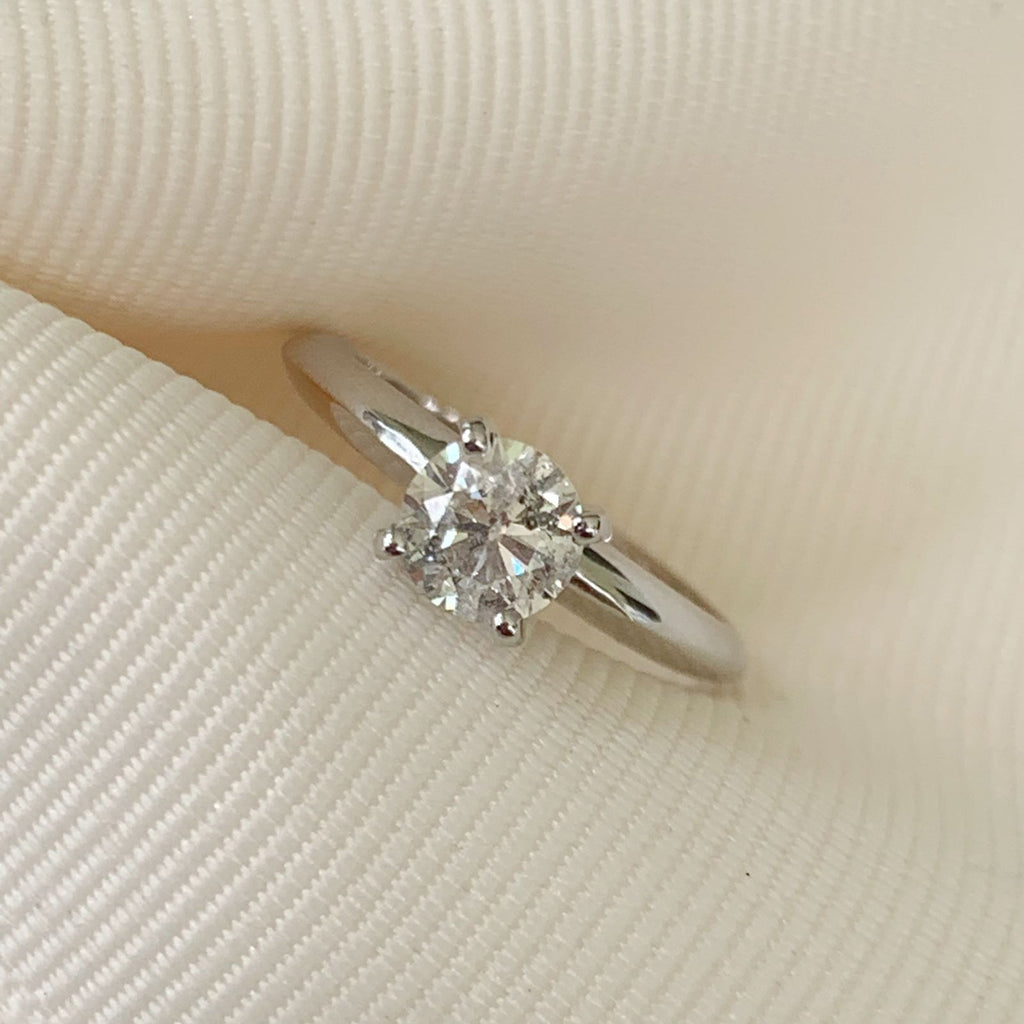 ANILLO DE COMPROMISO CON DIAMANTE ORO BLANCO BR-OB-14-101-1049US