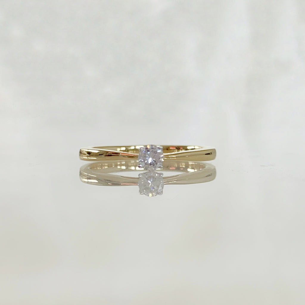 ANILLO DE COMPROMISO CON DIAMANTE ORO AMARILLO BR-OA-14-91-299-03