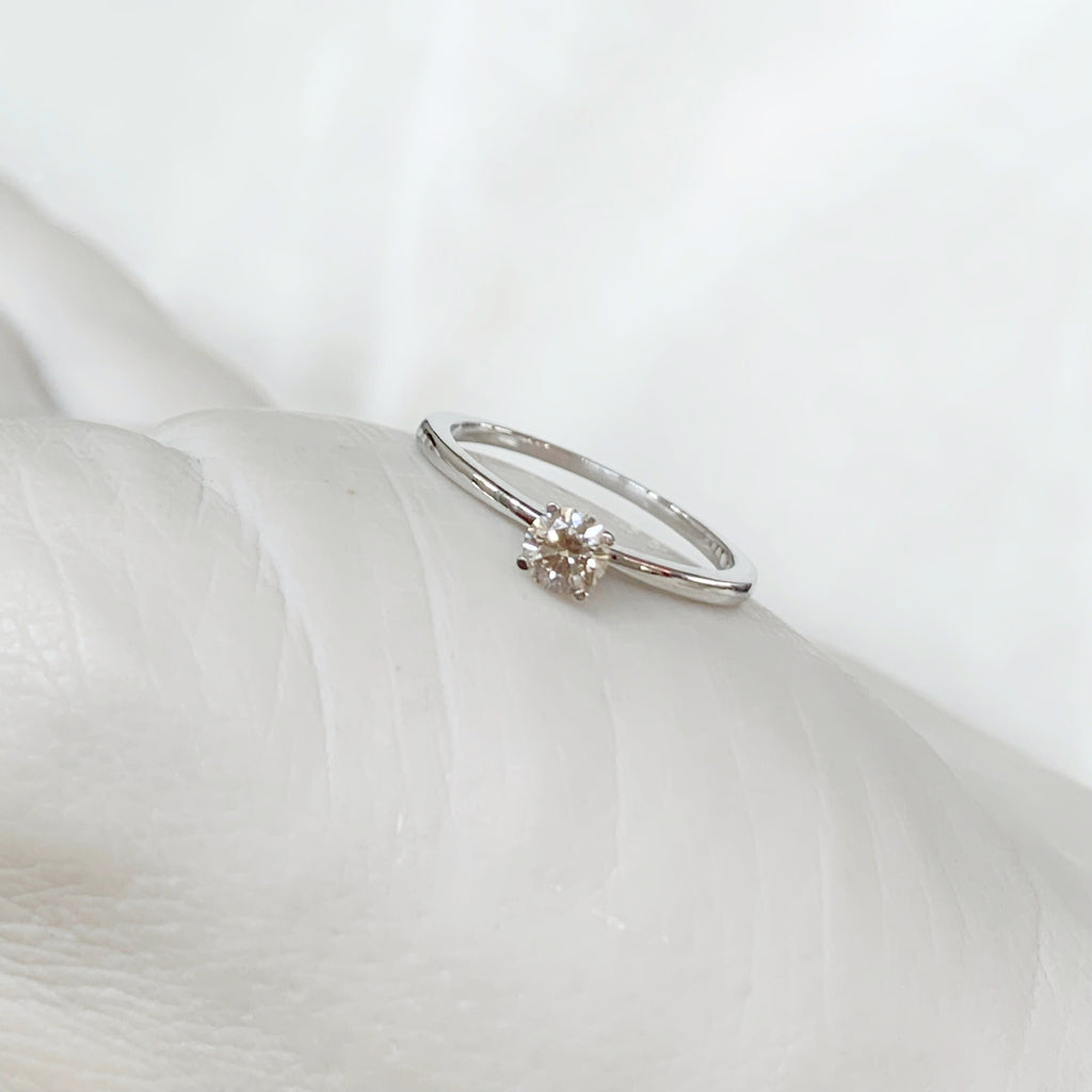 ANILLO DE COMPROMISO CON DIAMANTE ORO BLANCO BR-OB-14-91-399-08