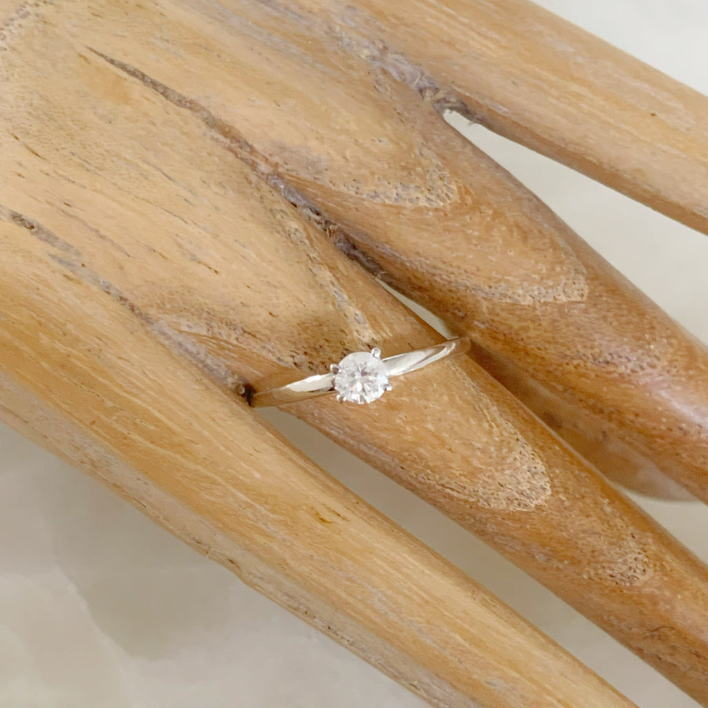ANILLO DE COMPROMISO CON DIAMANTE ORO BLANCO BR-OB-14-91-249-12